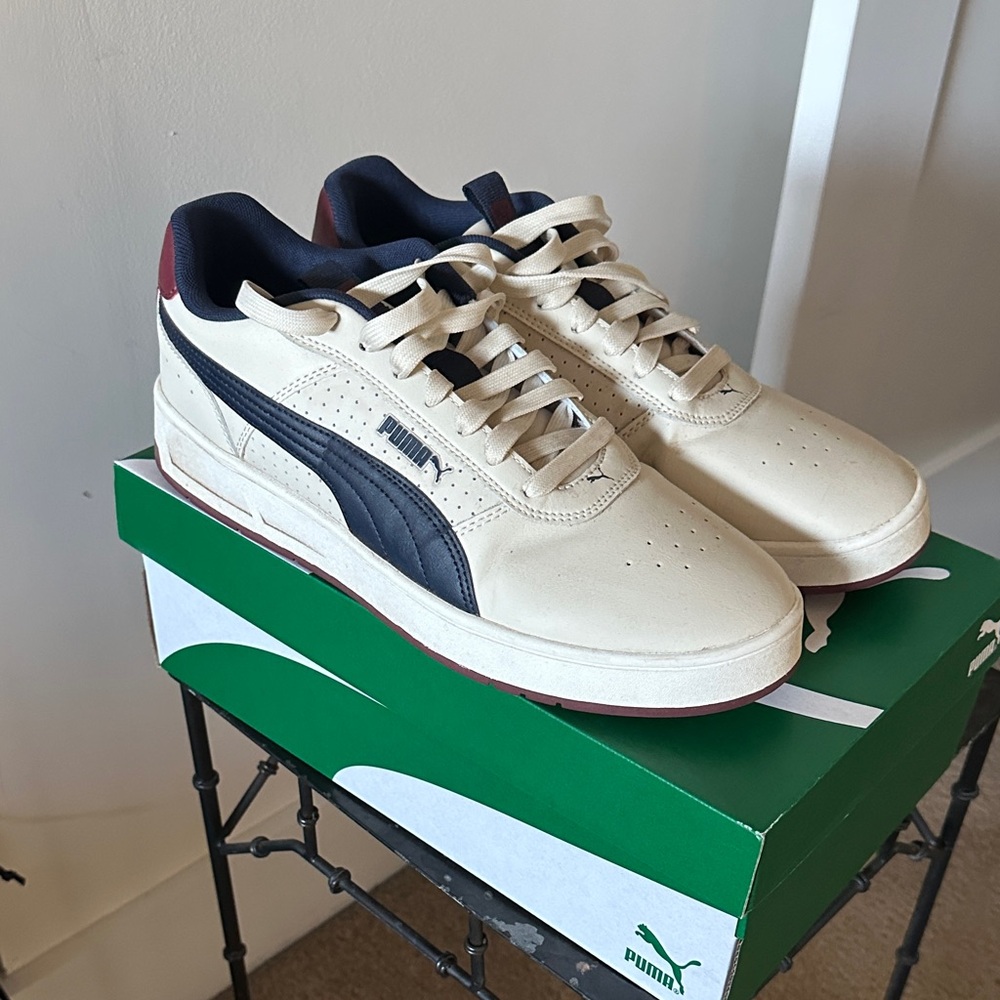 Puma Men's Cream and Navy Sneakers